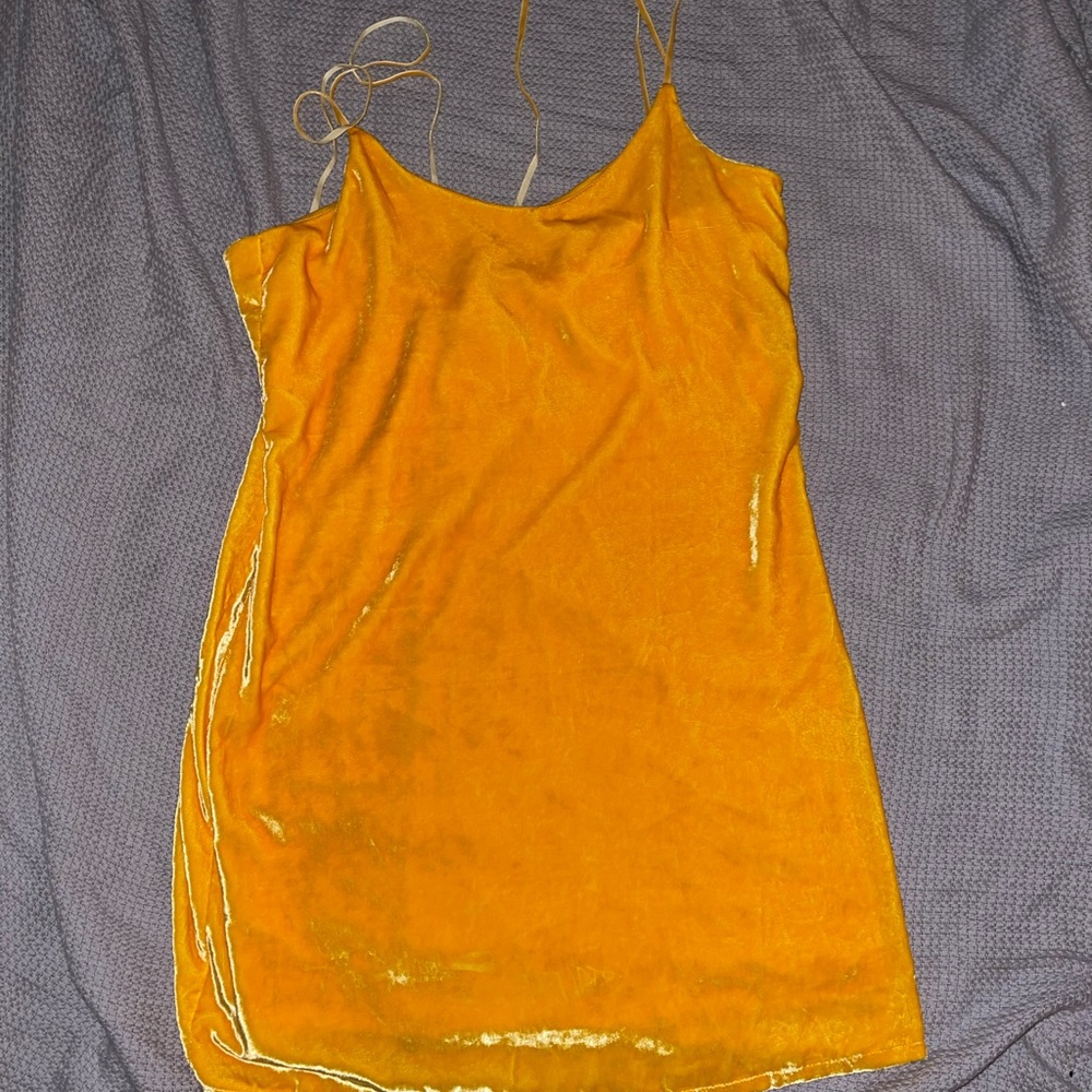 NEVER WORN YELLOW VELVET DRESS ZARA
